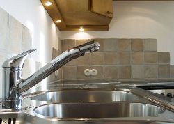 kitchen faucets and fixtures